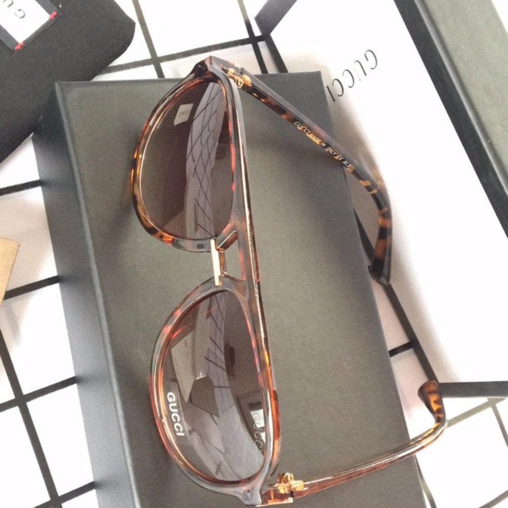 Womens Gucci Brown Sunglasses GU0015 - Picture 3 of 9